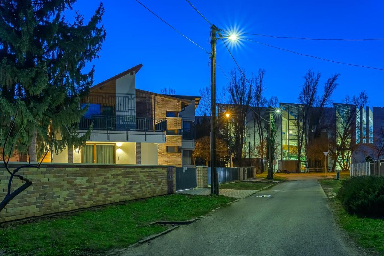 Hidfo Apartman-Nyugalom Szigetei Gyula Zewnętrze zdjęcie