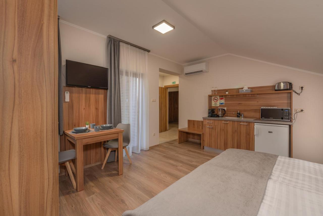 Hidfo Apartman-Nyugalom Szigetei Gyula Zewnętrze zdjęcie